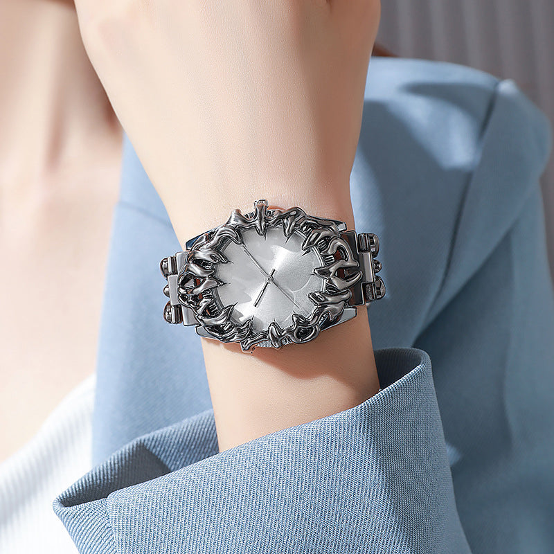 ⏳Time-Limited Special⏰Creative Claw-Shaped Quartz Watch for Men – Red Dial, Sculptural Bracelet, Statement Style 🔥